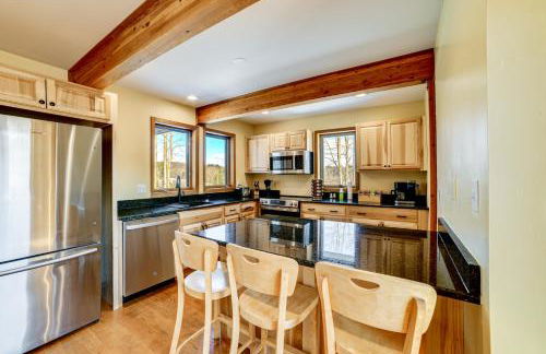 Golf, Fish and Ski Retreat with Game Room in Thompson - Foto 10