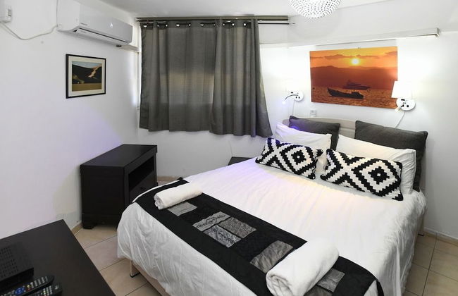 Avi's Suites - 44 Hativat Hanegev - Foto 1