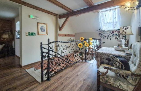 2 Bedroom Amazing Apartment In Obryta - Foto 6