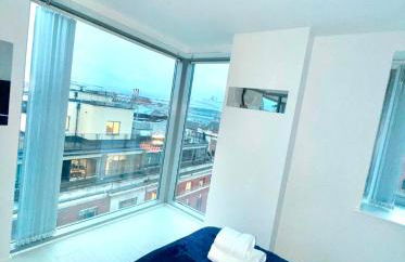 Award Winner of 2026 &2025 traveller & Best guest rated apartment, two bedroom, #1 Leeds city centres most central location, Great 180 degree views,balcony , PARKING onsite, Netflix & WiFi - Foto 73