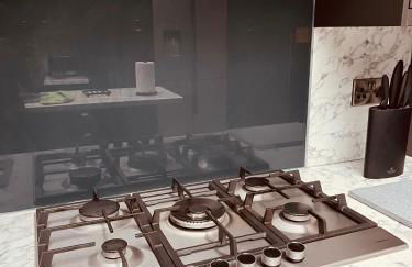 Spacious 5 Bedroom Home in Central Kidderminster with Private Parking and Electric Vehicle Facilities, Easy Access to Birmingham and Nearby Towns - Foto 7