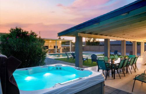 Backyard Oasis Heated Pool Game Room Gazebo - Foto 15