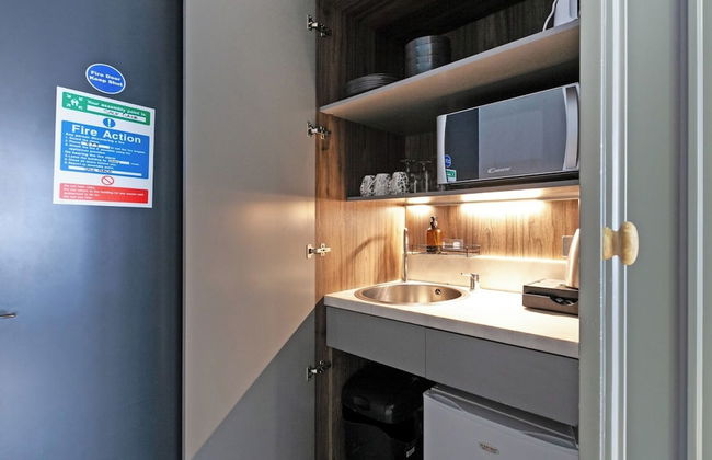 London Paddington Apartments - Photo 34