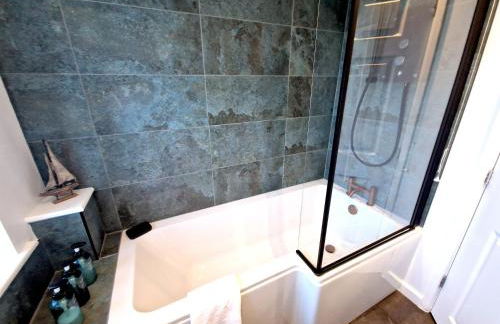 Great location very spacious. Sea and castle view - Foto 39