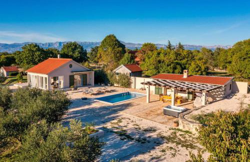 Villa Oliveto with pool - Photo 35