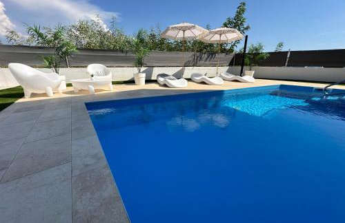 New exclusive apartment Green Horizon with garden, hot tub and private pool near the sea - Foto 30