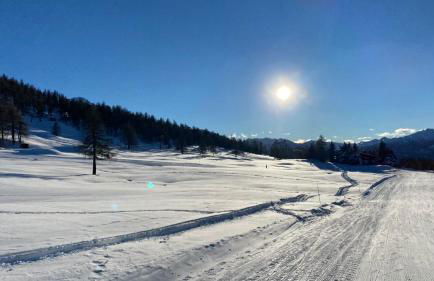 Facing the Sestriere Ski Slopes - Foto 68