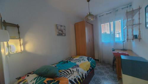 Comodo y luminoso en Cornella -Barcelona- - Foto 5