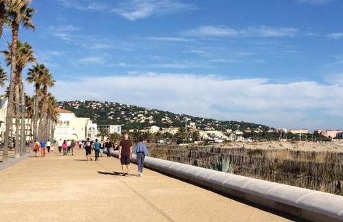 Charmant 2 pièces à Sète, à 300m de la plage avec parking et loggia vitrée - FR-1-338-302 - Photo 2