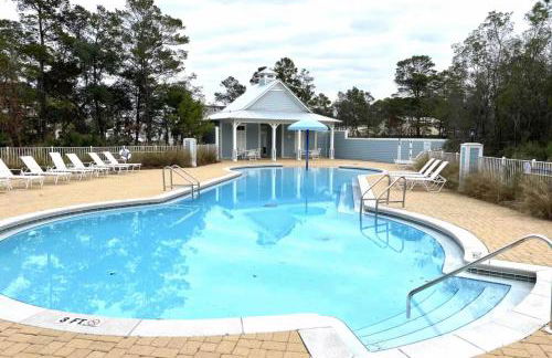 Doin' Grayt-LUXE beach cottage-Easy beach access, pool, bikes! - Foto 1