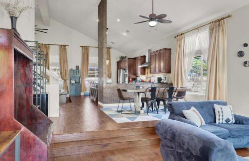 Tropical 4BR Oasis with Pool and Jacuzzi Near Strip - Photo 12