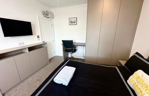 Sunny Modern, Private Apartment,15 Mins To Central London - Photo 4