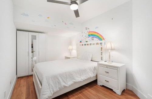 Three-Bedroom House - Best area-Heated Pool-Spa and Sauna Close to Beaches - Foto 40