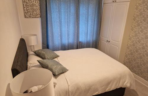 L & J ESCAPES- 4 BEDROOMs SUITABLE FOR CONTRACTORS AND FAMILIES- LARGE PRIVATE PARKING-10 MINUTES TO M6 JUNCTION 9 - Foto 23