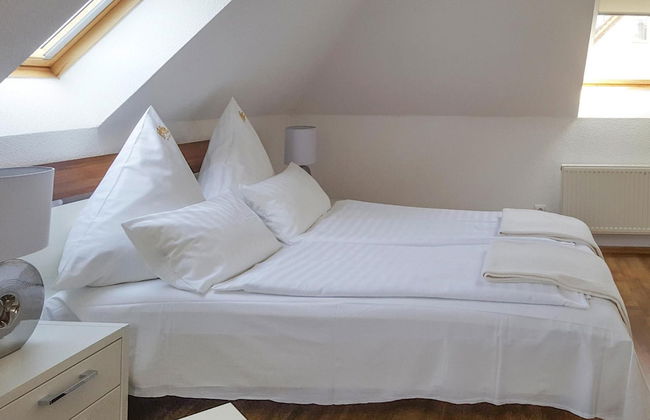 Large, Comfortable Holiday Villa, Private Garden - Photo 3