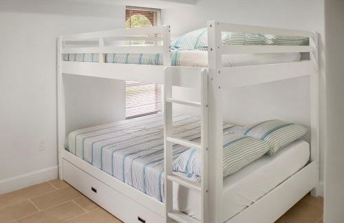 Bring Snacks and Relax! Waterfront, Heated pool, Cribs, Pets, Rods, BBQ - Foto 23