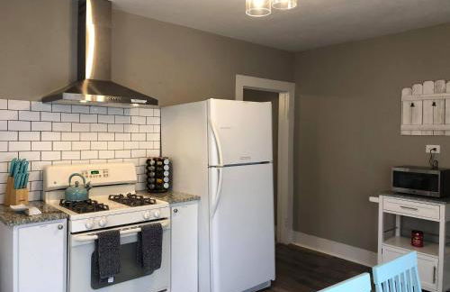 The Comfi Coral - Large 1 Bedroom Studio A - Photo 3