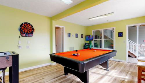 Relaxing Studio Sleeps 4 Near Golf & Douglas Lake - Foto 3