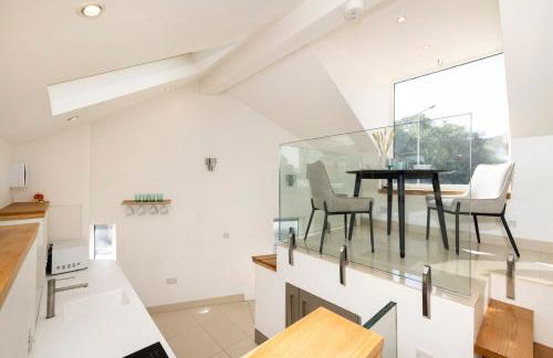 Argyl - The Foundry, A Bright One Bedroom House with Balcony - Photo 14