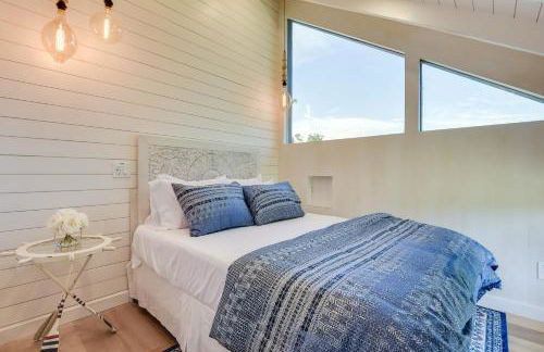 Waterfront Granbury Home with Electric Fireplace! - Foto 26