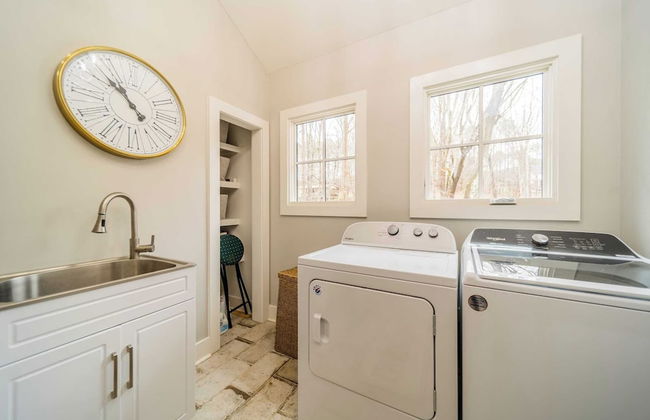 Take it to the Bank! by Avantstay New Pool + Hot Tub Sleeps 16 - Foto 24