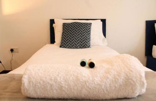 Stylish Essex Apartment, Balcony & Scenic Views - Foto 35