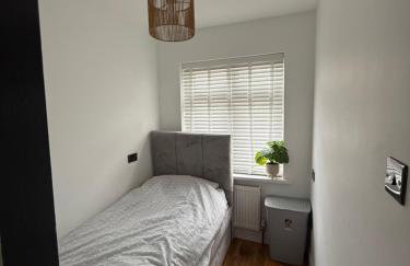 Stunning Open Plan 3 Bedroom House - Photo 21