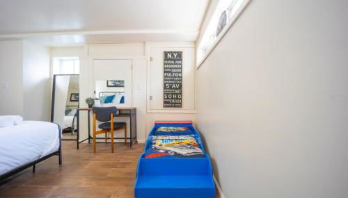 Bright 3bed basement with backyard & free parking - Foto 5