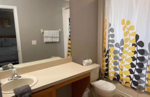 Charming 4 bed 3 bath Townhome - Foto 14