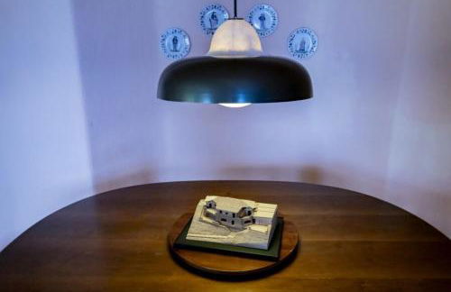 Stunning architectural villa with direct access to lake - Foto 39