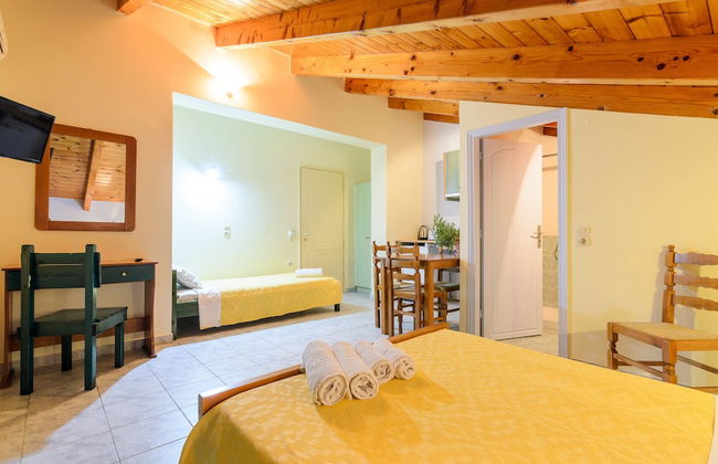 Regina Apartments - Photo 17