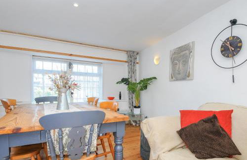 Stone's Throw Cottage - Foto 8