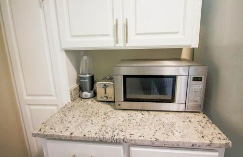 Luxury Midtown Home - Only a few blocks from FGH - Foto 22