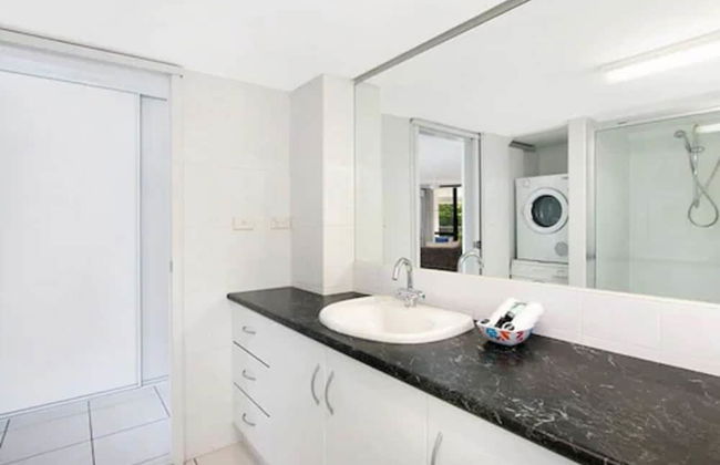 Roydon Beachfront Apartments - Photo 38