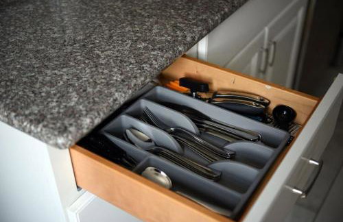 HostWise Stays - The Butler - Prime 1BR Butler St Apt, across from Umami - Foto 12