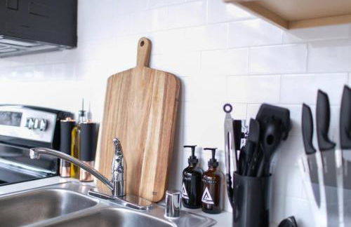 Spacious Modern Loft with Downtown Views and WiFi - Foto 17