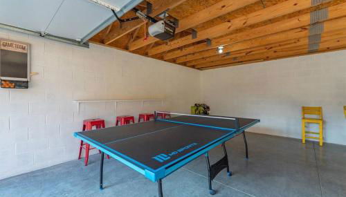 Fully Stocked Cabin Retreat w/ Game Room & Pond! - Foto 4