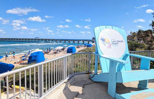 Coastal Harbor, King Bed, Pickleball Gear, Golf set, BBQ- 1 dollar rides to Beach, by Maven Vacation Rentals - Foto 39