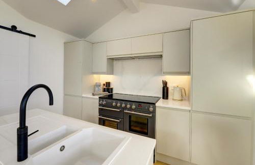 Kist Accommodates presents - Hygge House, Parking, EV Point - Foto 13