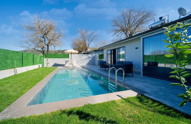 1 Bedroom Private Honeymoon Villa - Photo 6