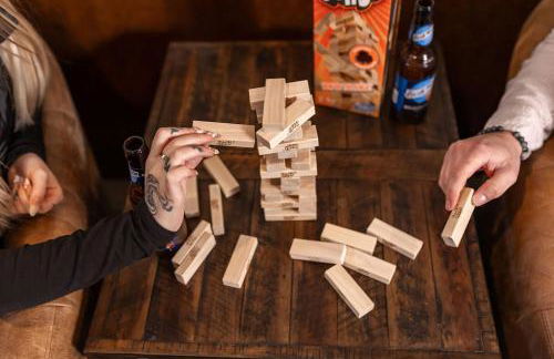 Lux Western Cabin Pool Table Ping Pong Vibes - Foto 25