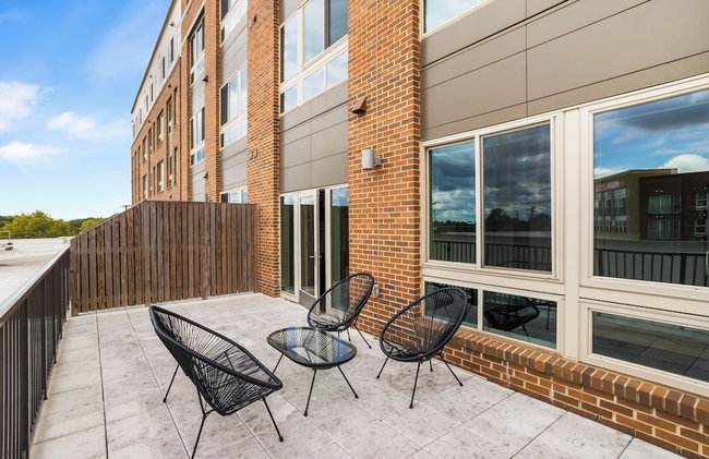 Huntington Apartments near Huntington Metro - We Host - Photo 60