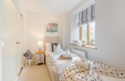 Toffee Apple - Photo 22