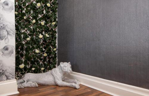 Large House for Groups with Huge Driveway - FREE PARKING - Photo 29