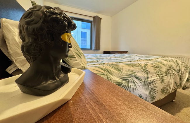 Sea Breeze Retreat in Swansea - Photo 17