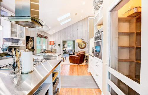 Quiet central home with enclosed yard, deck, grill, central AC, washer and dryer - Foto 15
