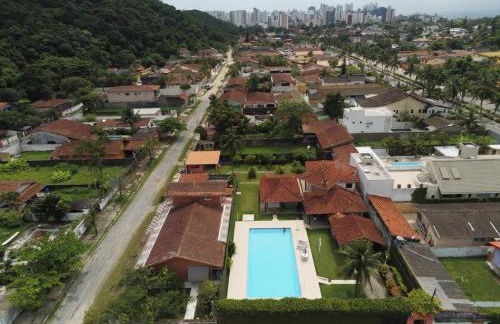 O Melhor Chalé da Praia do Guaiúba, com Churrasqueira e Piscina Gigante - Foto 4