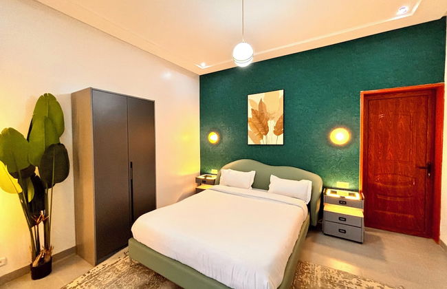 Lighthouse Signature Suites - Photo 32