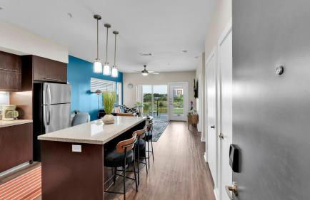 LUX 1B1B with Parking, Pool, Gym, Private Patio near Austin - Foto 23