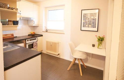 Gemütliches und helles Studio Apartment mit Balkon, Badewanne, WLAN, Parkplatz - Foto 9